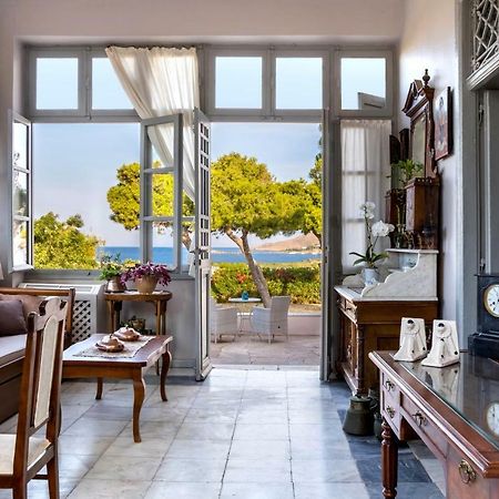 Dellagracia Mansion In Poseidonia Syros Villa Posidhonía Exteriör bild