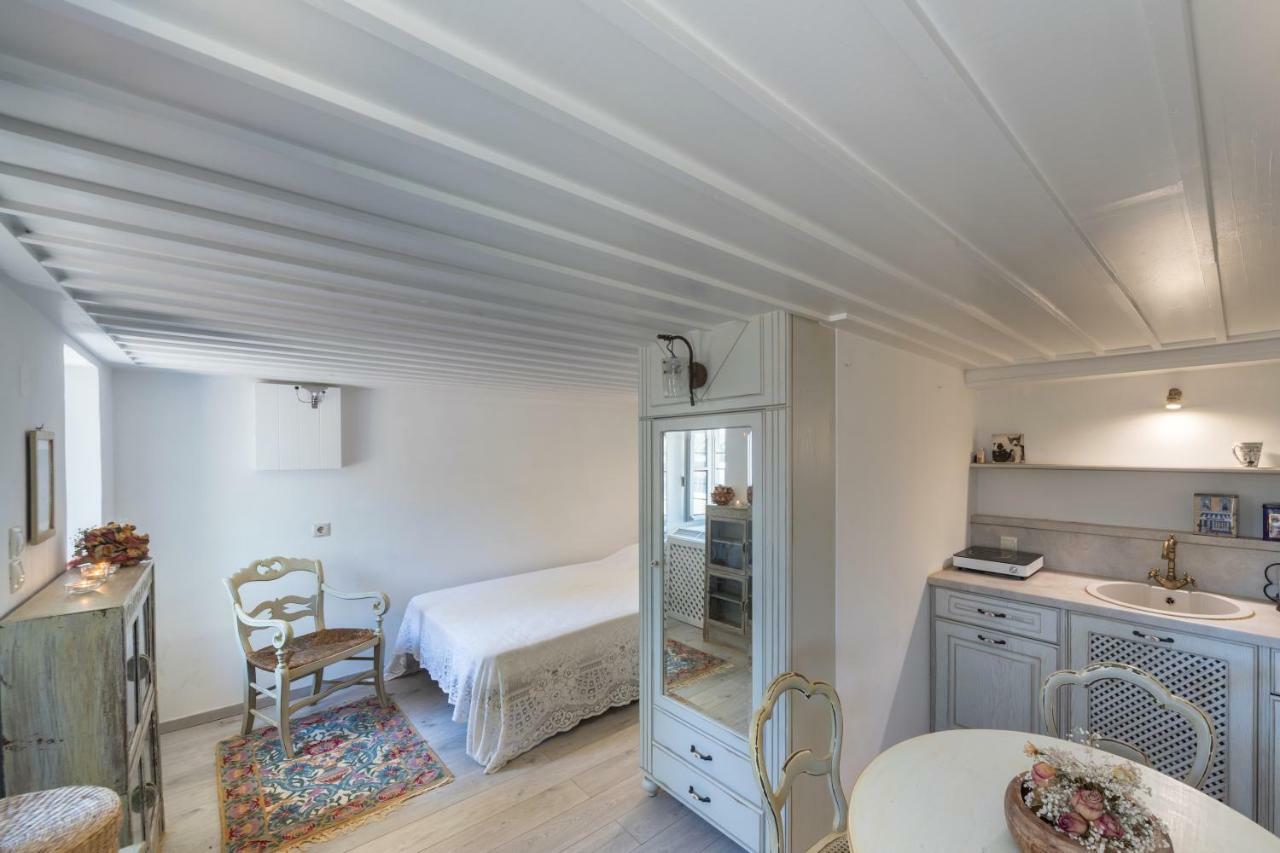 Dellagracia Mansion In Poseidonia Syros Villa Posidhonía Exteriör bild