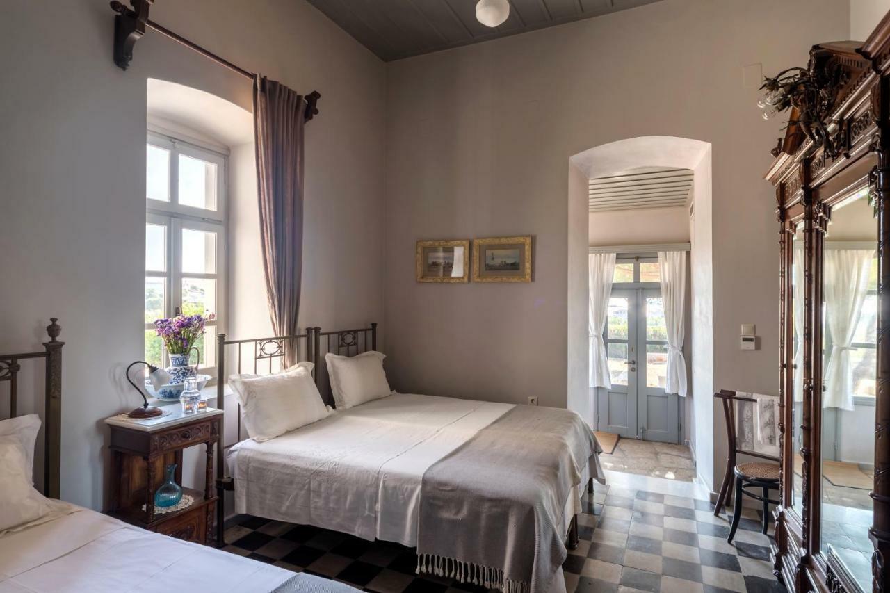 Dellagracia Mansion In Poseidonia Syros Villa Posidhonía Exteriör bild
